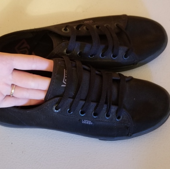 Black vans - Picture 3 of 5